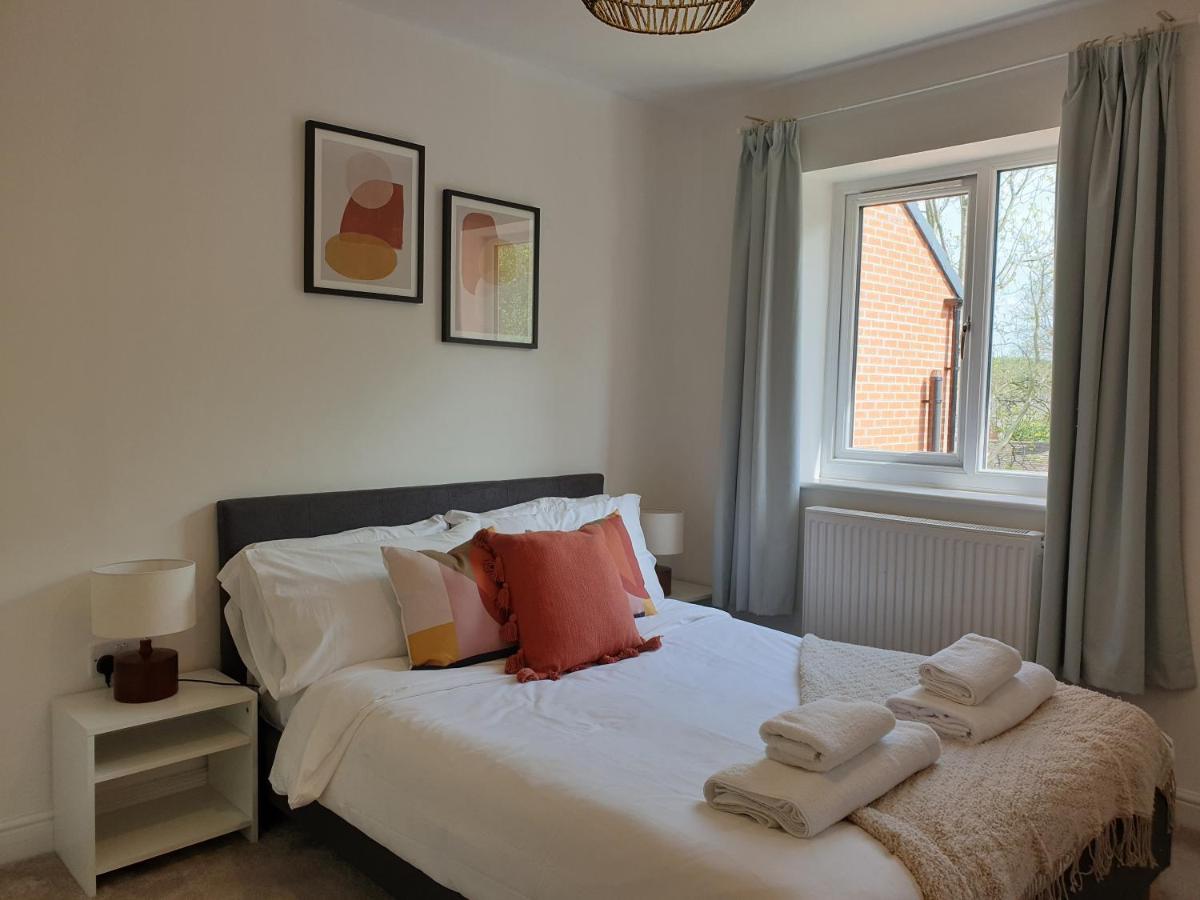 Cheerful 1 Private Room-Ensuite With Free Parking Silverdale  Extérieur photo